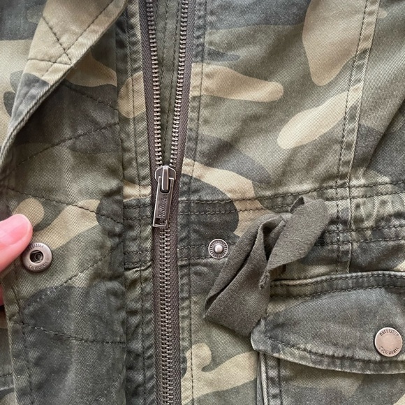 Hollister Green Utility Jacket Military-Inspired Style - Picture 3 of 5